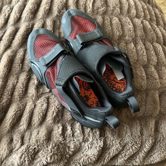 Nike Black and Red Cycling Footwear - Picture 2 of 6